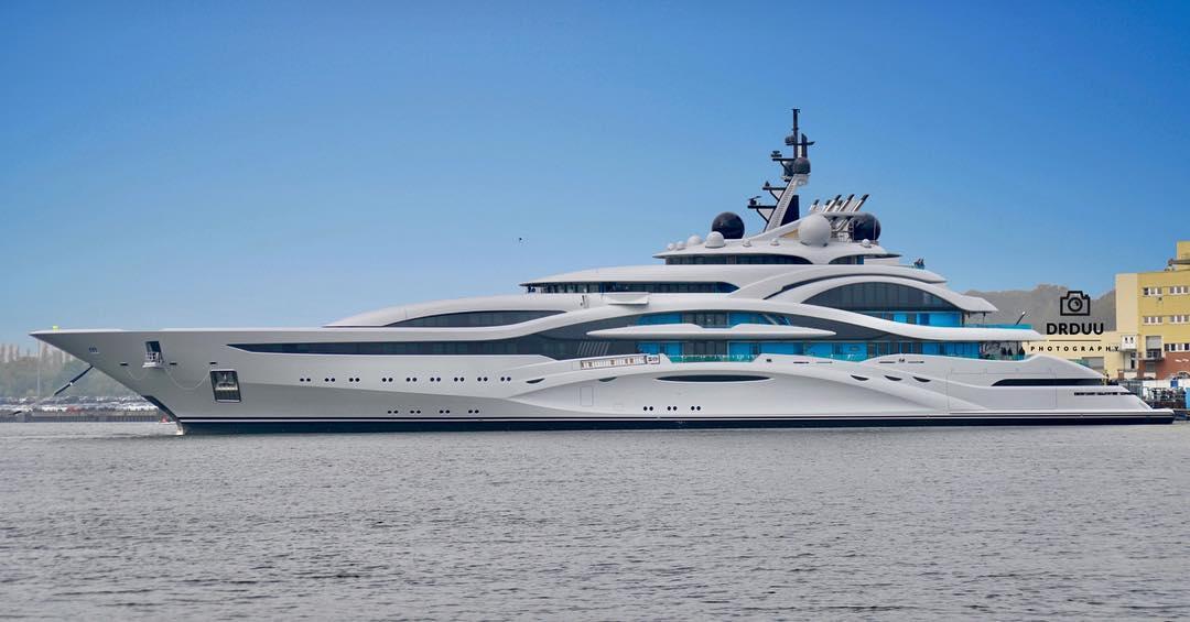 yacht Al Lusail