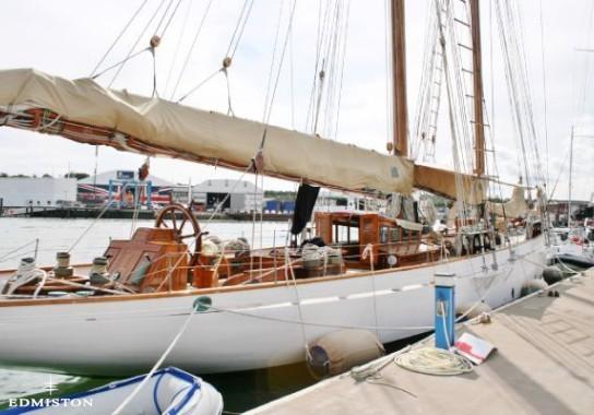 yacht Coral Of Cowes