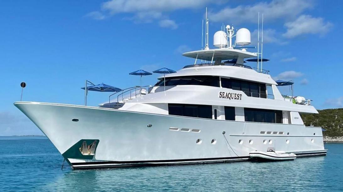 yacht Seaquest