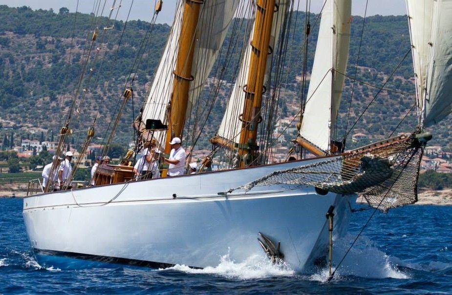 yacht Aello