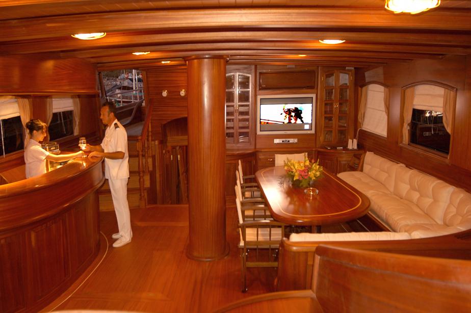 yacht Queen Of Karia