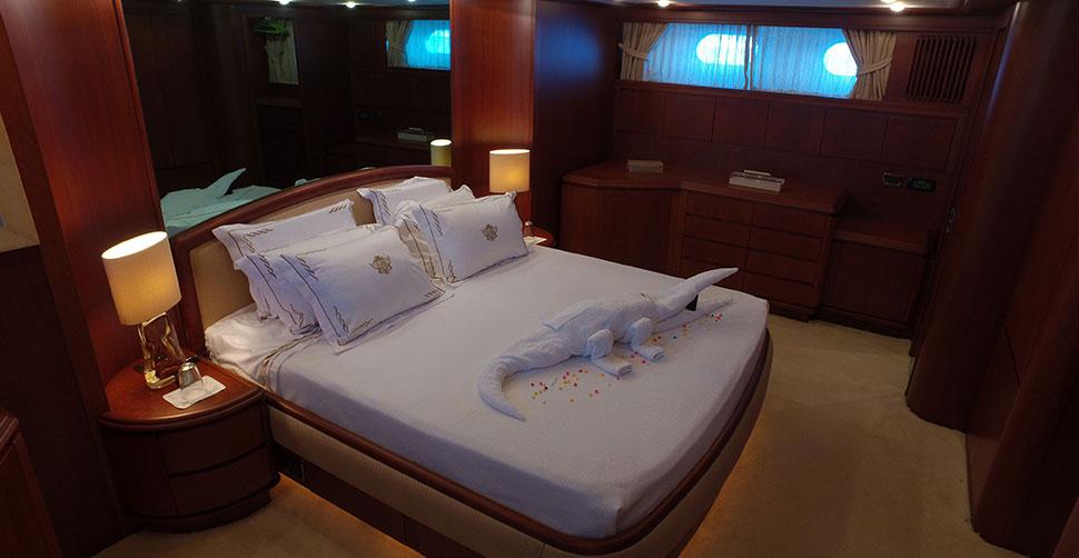 yacht Cutlass Pearl