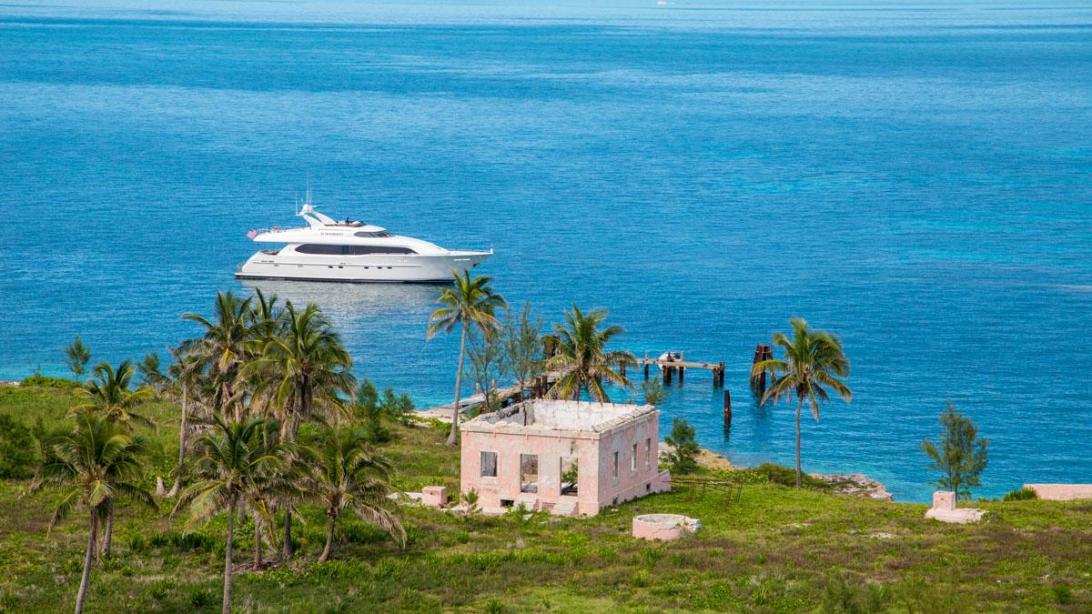 yacht IV Tranquility