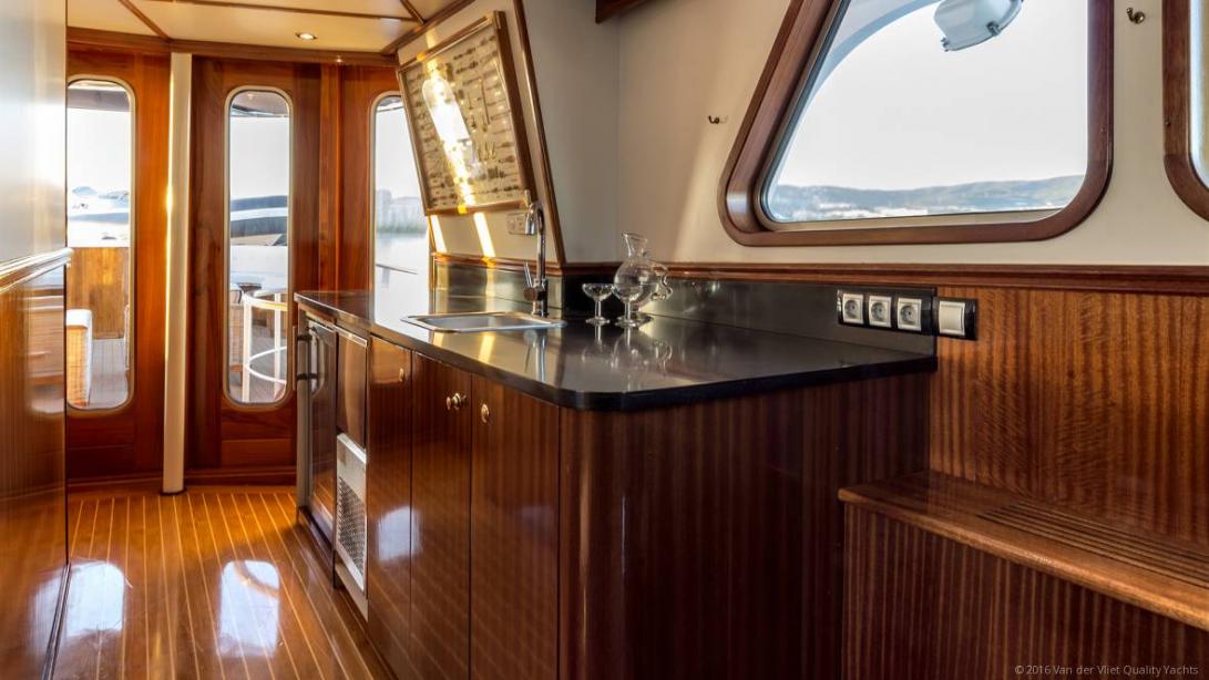 yacht Sea Lion