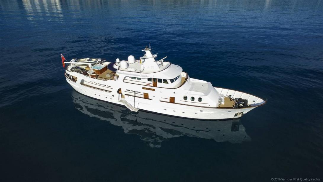 yacht Sea Lion