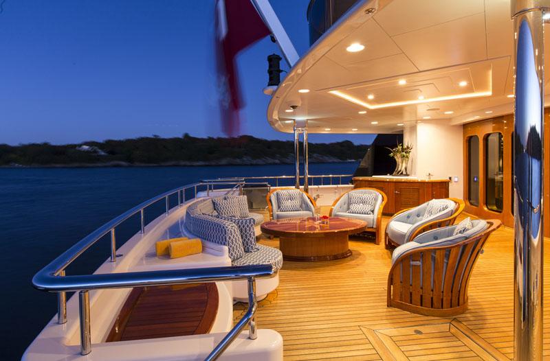 blue moon yacht baddeck