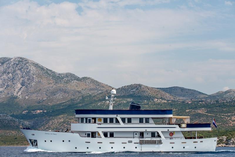 yacht Dona Del Mare 