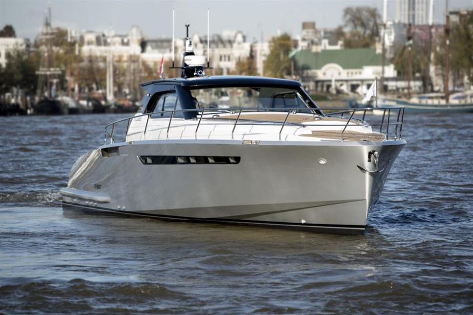 yacht Silver Rabbit