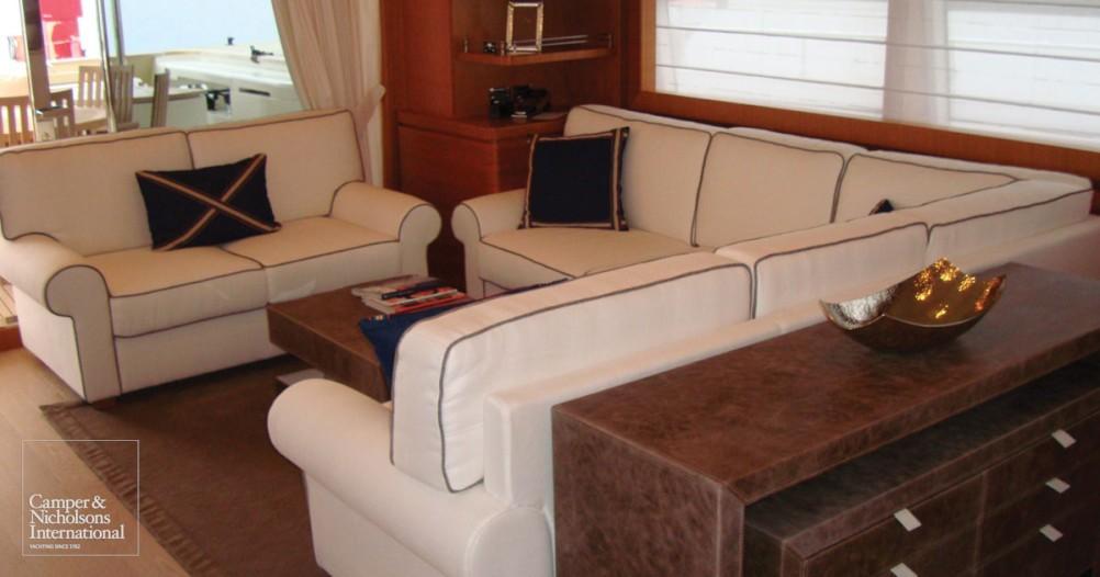 yacht Deva