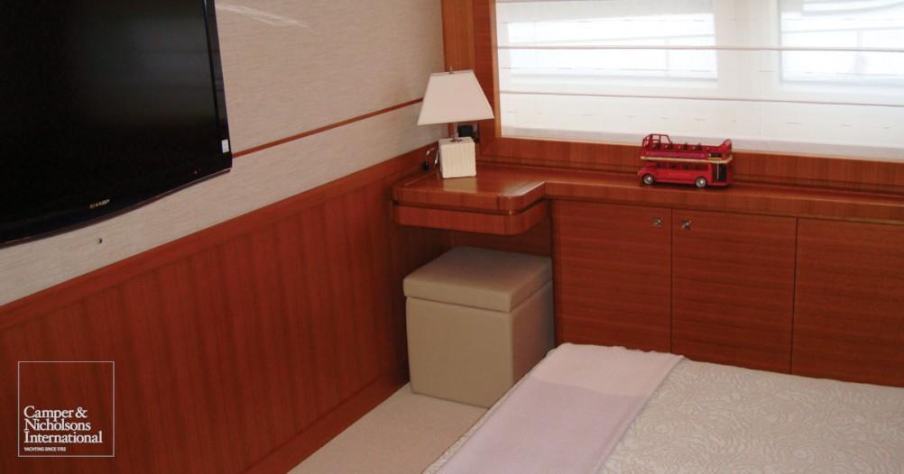 yacht Deva