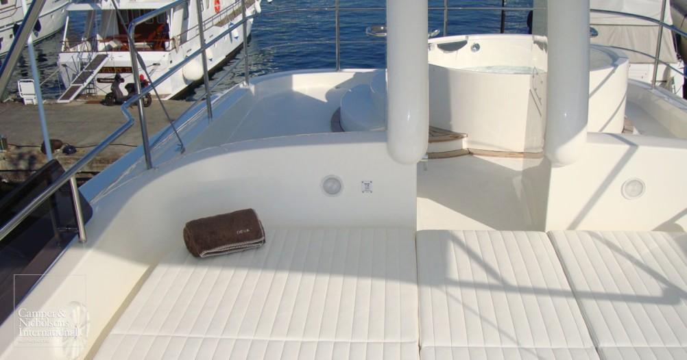 yacht Deva