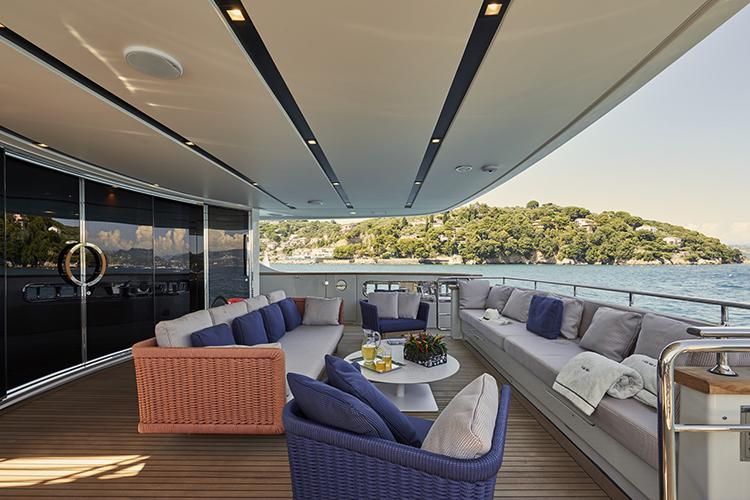 yacht Takara