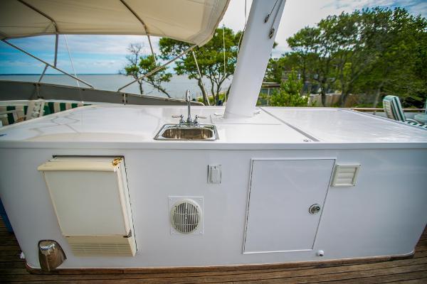 yacht Broward Pilothouse