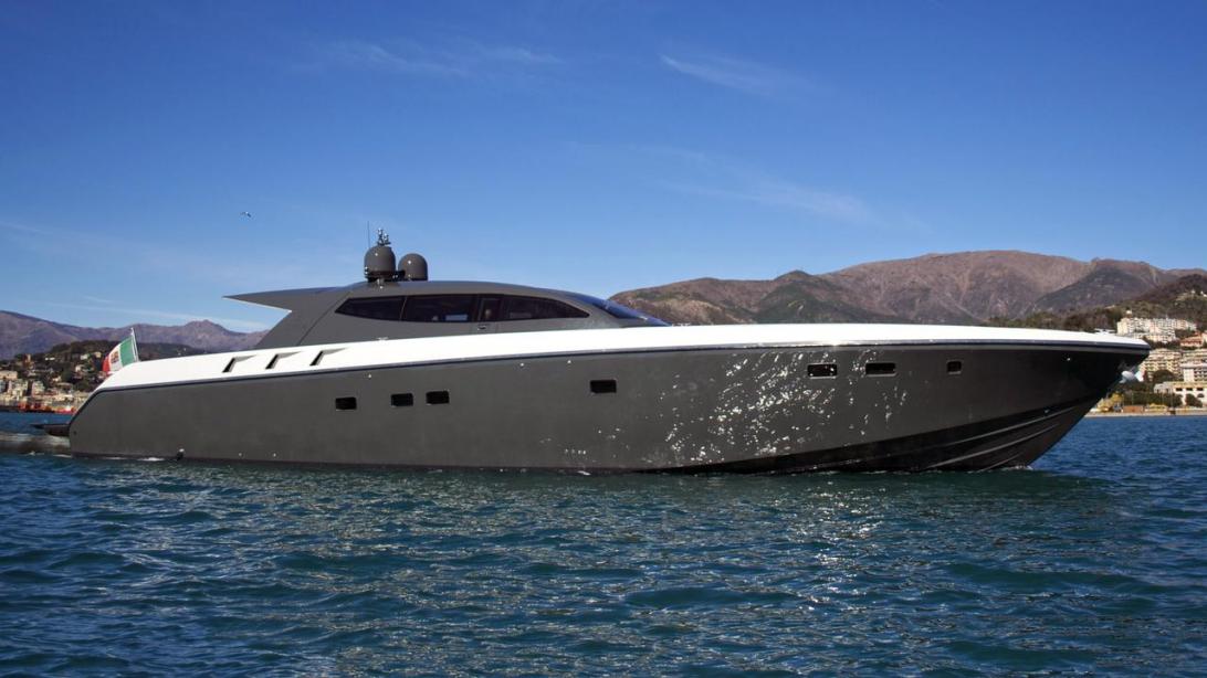 yacht Mystere