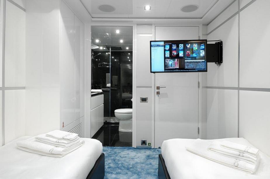 yacht Serenitas