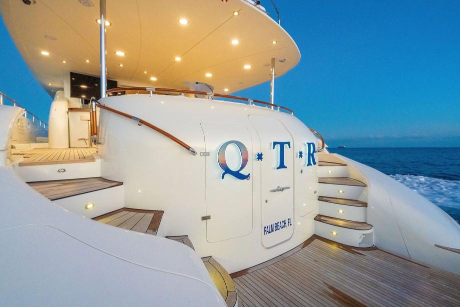 yacht QTR