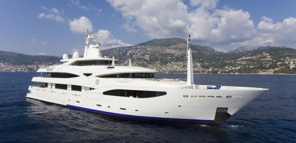 yacht Royal Rubin