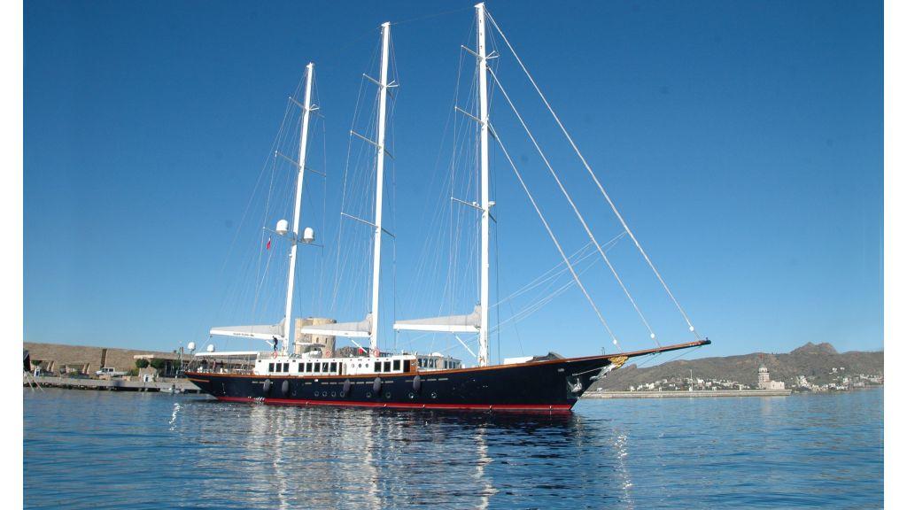yacht Yazz I