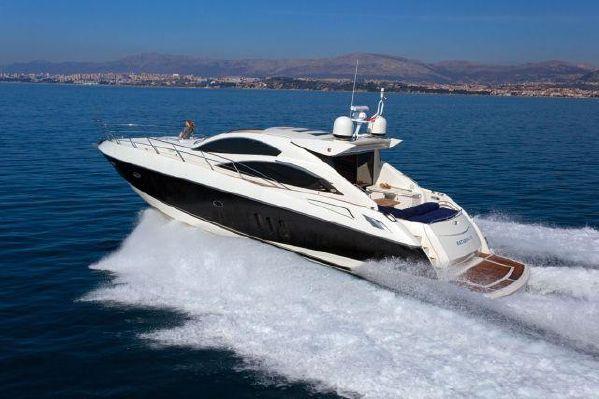 yacht Sunseeker Predator 62