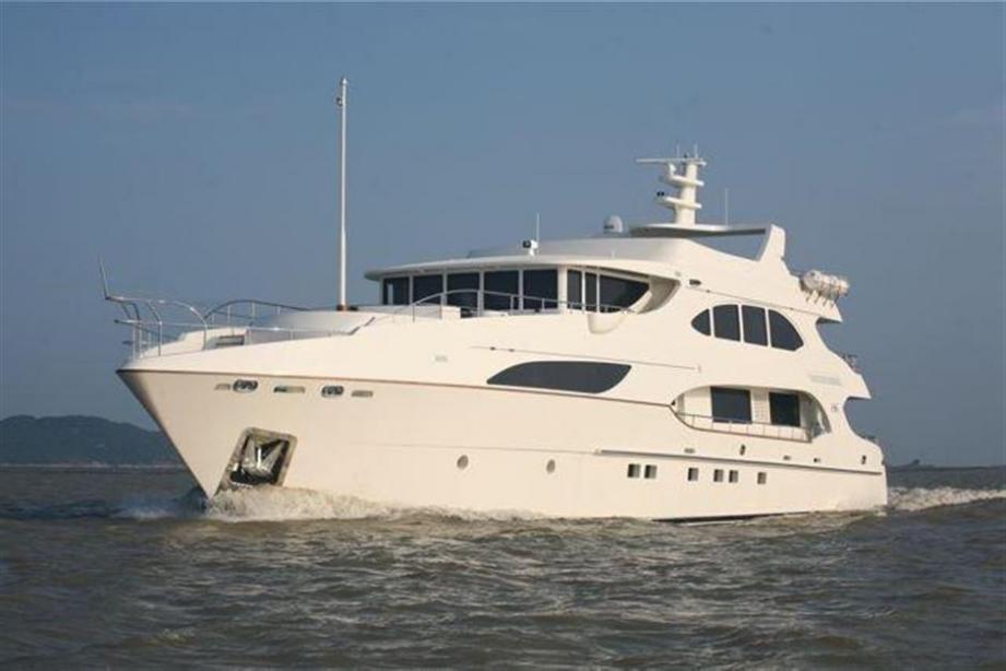 yacht Hull 3
