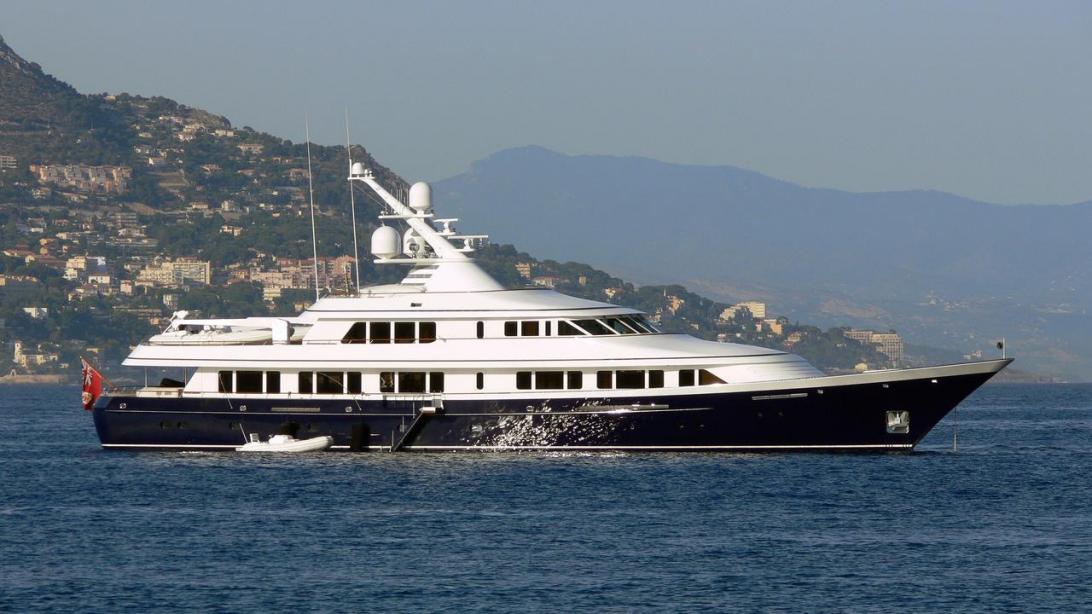 motor yacht aurora