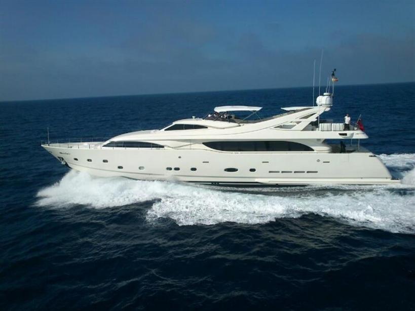 motor yacht champagne seas