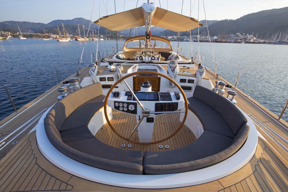 savarona yacht owner