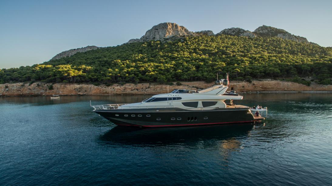 yacht Tsouvali