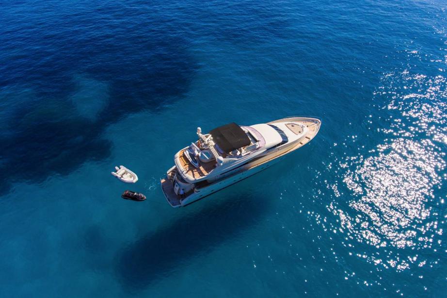yacht Seraph