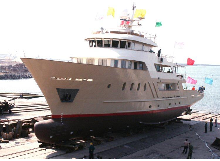 yacht Etra