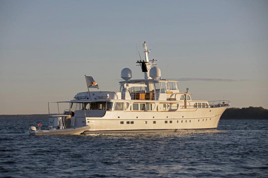 yacht Cetacea