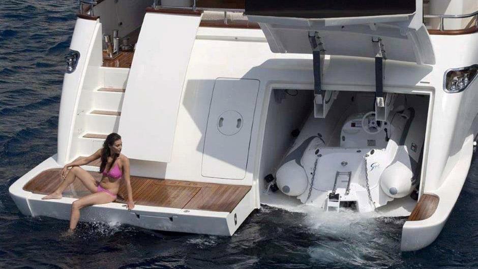 yacht Ellisium