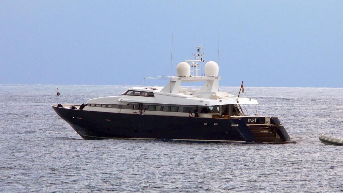 yacht Pari