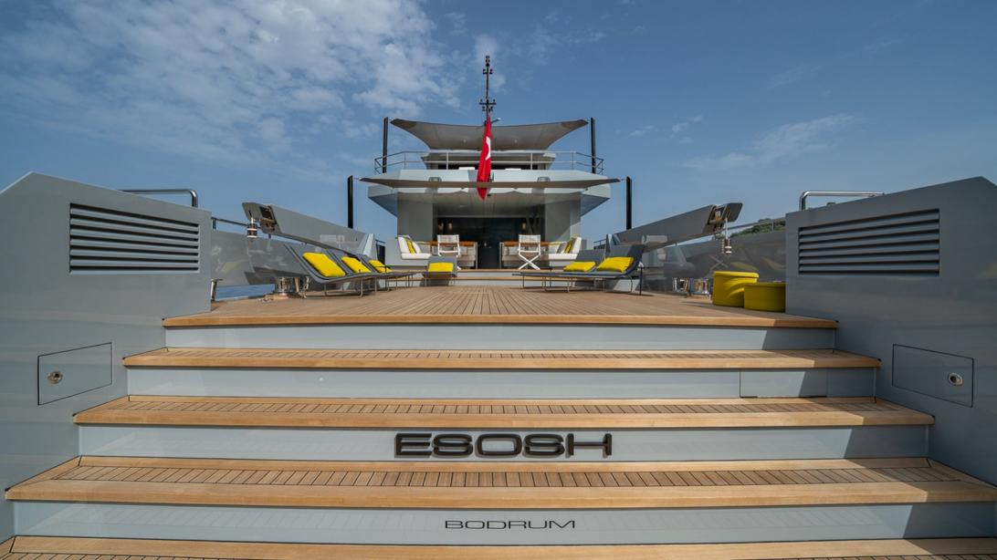 yacht Esosh