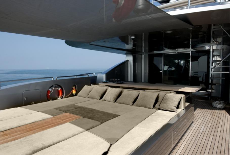 yacht Flying Dagger