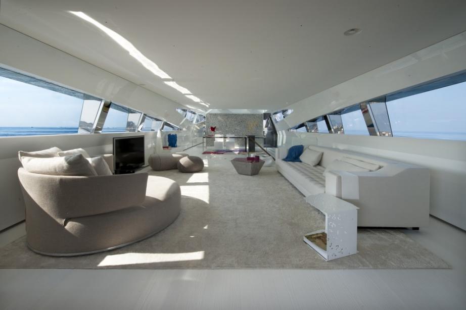 yacht Flying Dagger