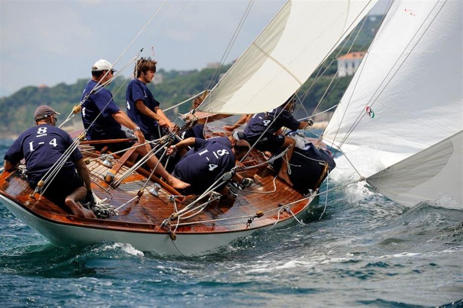 yacht Vega