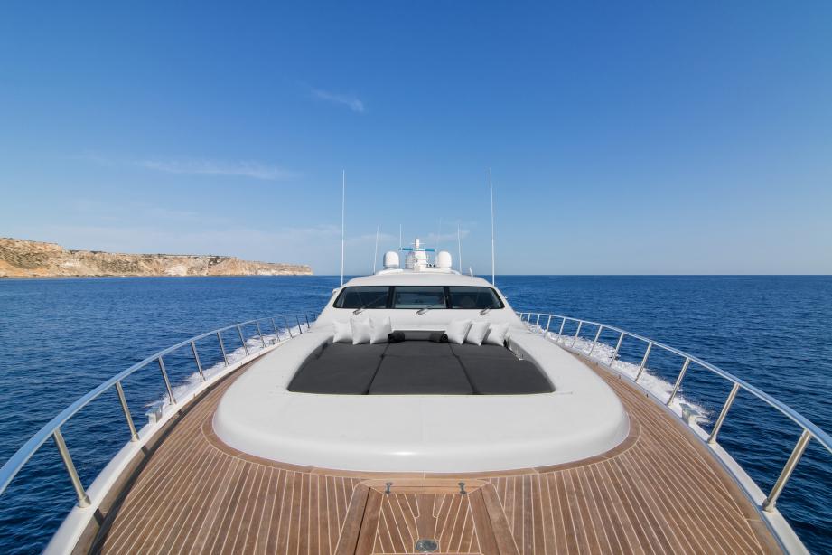 yacht Four Friends