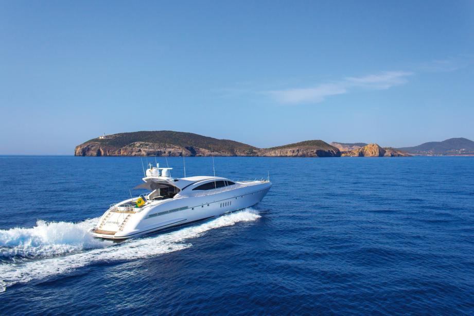 yacht Four Friends