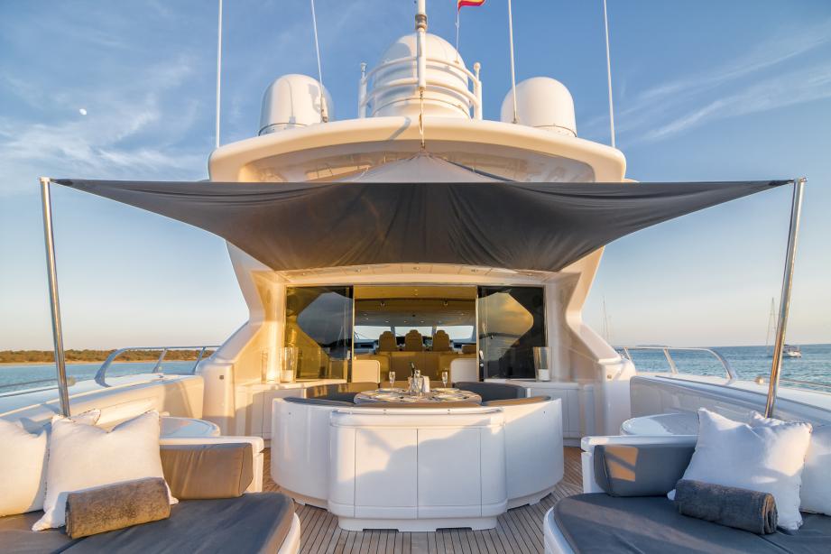 yacht Four Friends