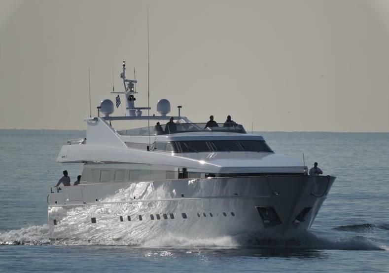 yacht Adamas III