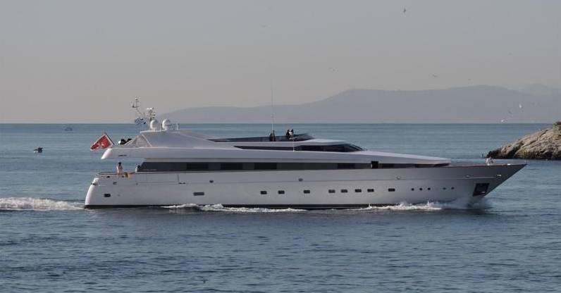 yacht Adamas III