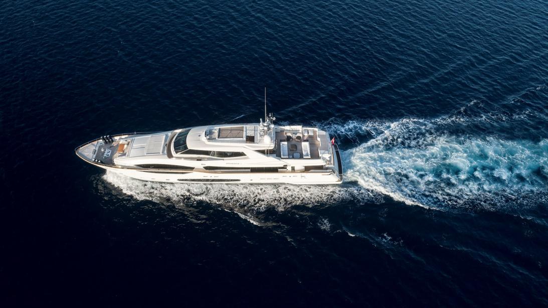 yacht Argento