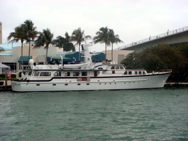 yacht Blackhawk