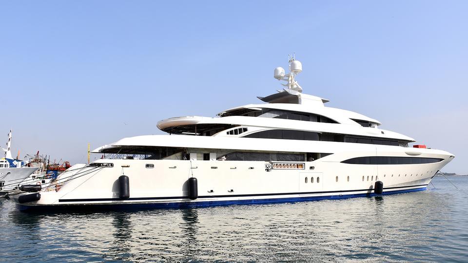 yacht O'ptasia