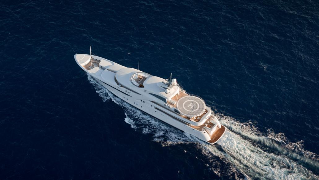 yacht Kosatka