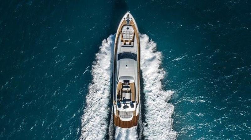 yacht Neverland