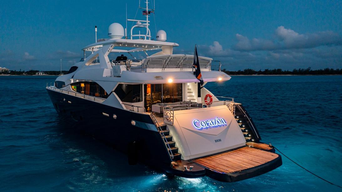 yacht Corazon