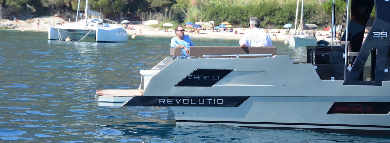 yacht Revolutio 39