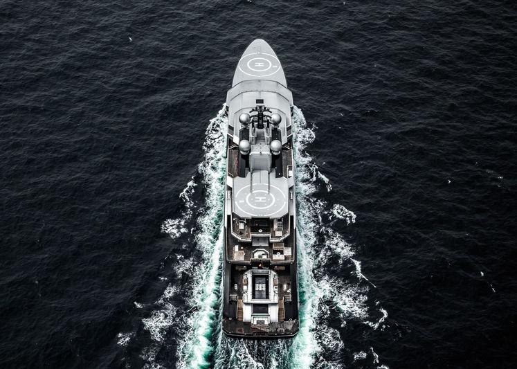 yacht Crescent